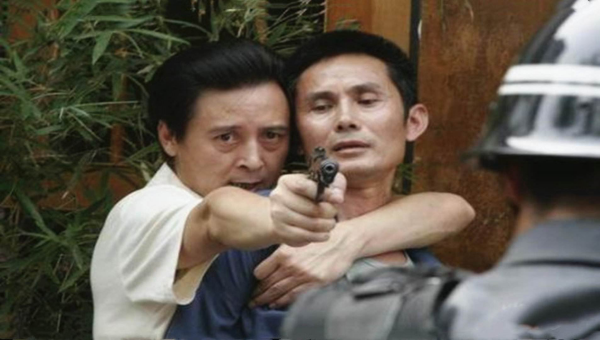 极限追捕胡志来自军老婆结局