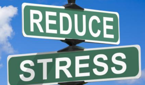 stress o来自ut和stressed out有什么区别？