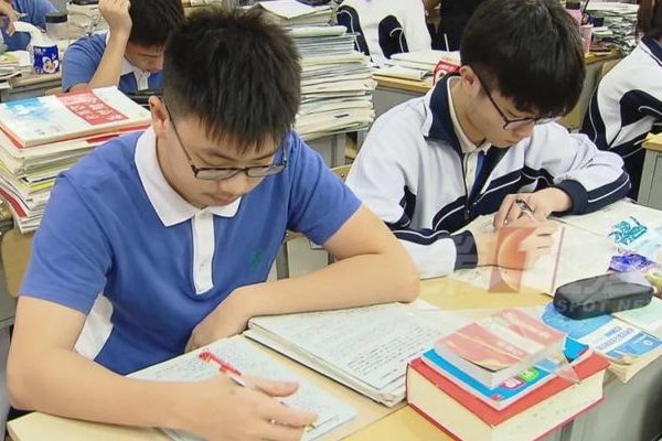 上海浦东中考分数线2023年来自公布