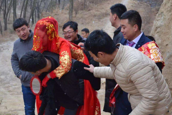 亲戚关系中的“出五服”究竟是什么？指的是哪些人？