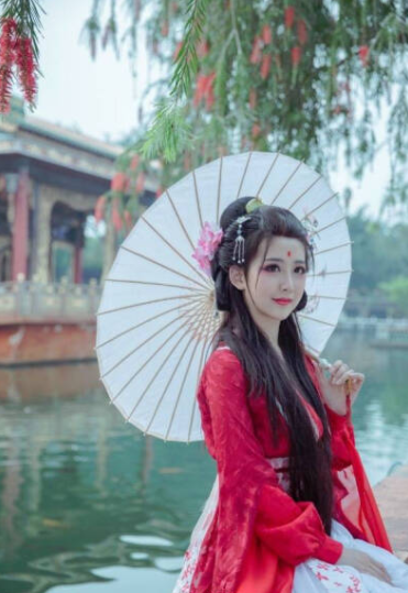 渺渺兮予怀,望美季衡与太状皮倍格人兮天一方什么意思？