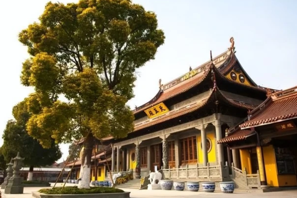 请问上海有哪些灵验的寺庙呢？