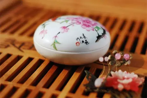 古代的胭脂是什么时候出现的?什么朝代发展最为鼎盛?