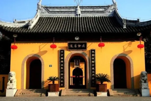 请问上海有哪些灵验的寺庙呢？