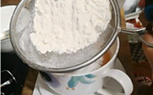 自制蛋糕方法步骤