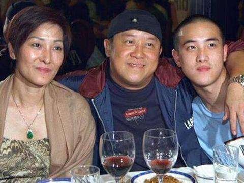 曾志伟妻子是因为什么原因逝世的呢？