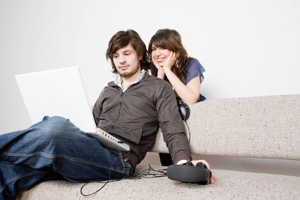 现在的宅男宅女非常多，你身边最宅的朋友宅到什么程度，他们是什么心态？