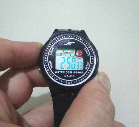 如何调手表时间？