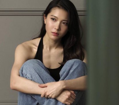 42岁罗泳娴转行卖房，怀孕6月仍带客人看房爬楼，她为何会沦落至此？