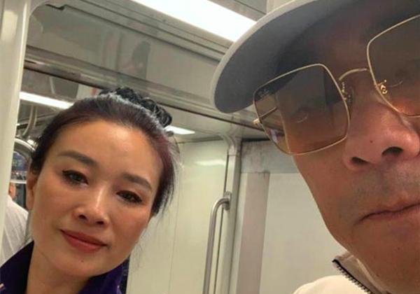 当年丈夫入狱,二婚嫁给周立波的浙江富豪胡洁,他们现状如何了?